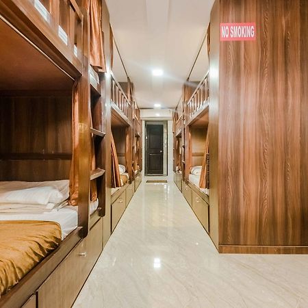 Awesome Dormitory - Men Only مومباي المظهر الخارجي الصورة