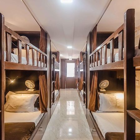 بيت شباب Awesome Dormitory - Men Only مومباي المظهر الخارجي الصورة