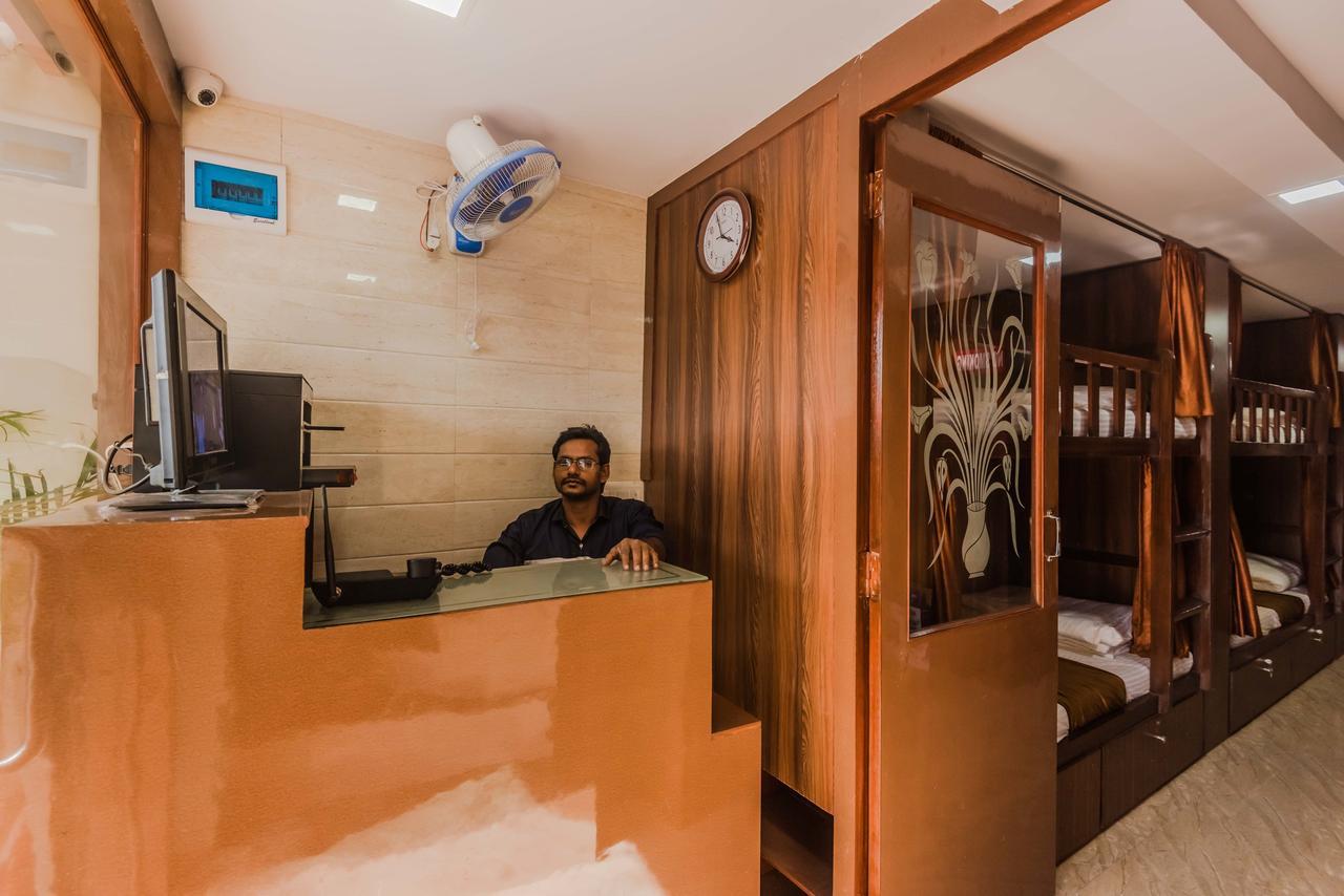 Awesome Dormitory - Men Only مومباي المظهر الخارجي الصورة