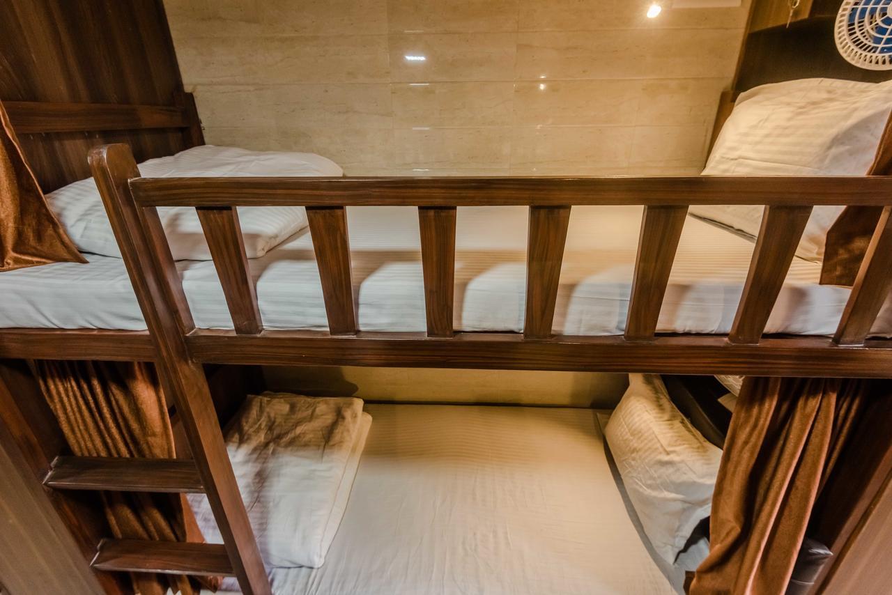 Awesome Dormitory - Men Only مومباي المظهر الخارجي الصورة
