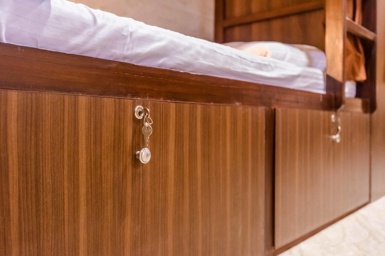 Awesome Dormitory - Men Only مومباي المظهر الخارجي الصورة