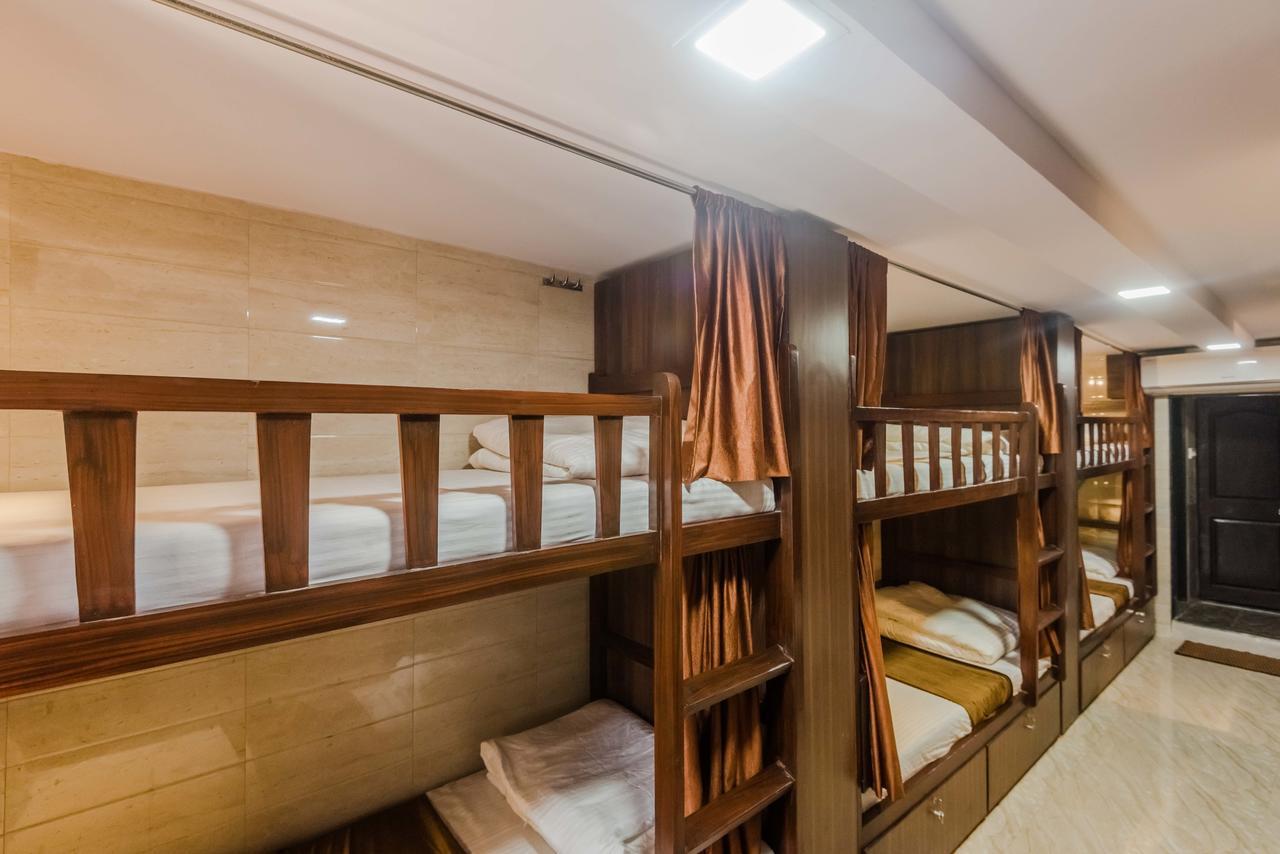 Awesome Dormitory - Men Only مومباي المظهر الخارجي الصورة