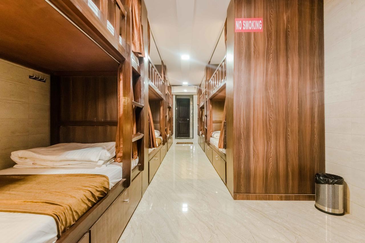 Awesome Dormitory - Men Only مومباي المظهر الخارجي الصورة