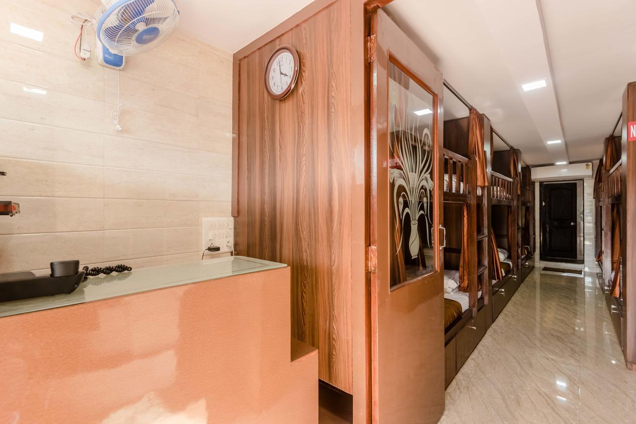Awesome Dormitory - Men Only مومباي المظهر الخارجي الصورة