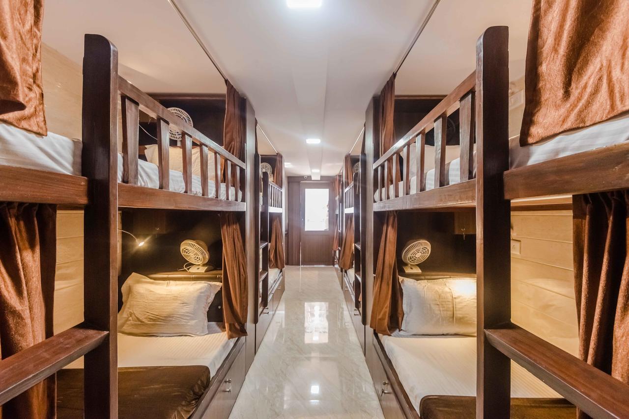 Awesome Dormitory - Men Only مومباي المظهر الخارجي الصورة
