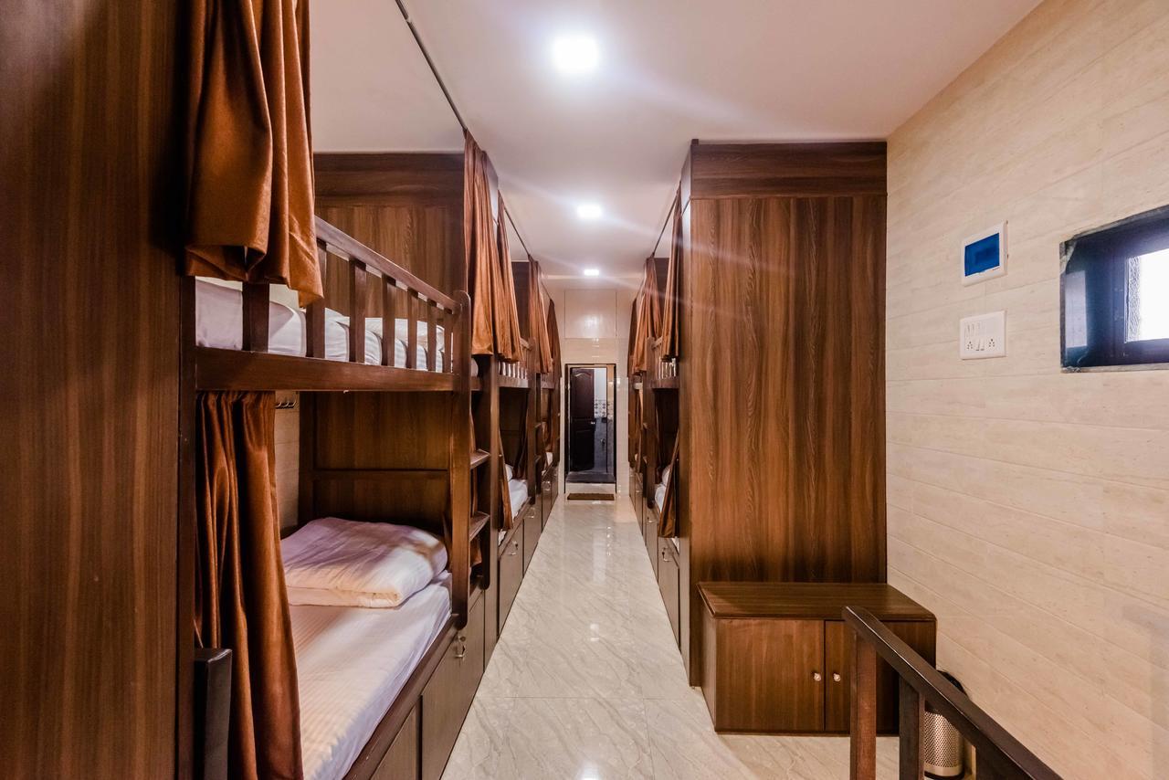 Awesome Dormitory - Men Only مومباي المظهر الخارجي الصورة